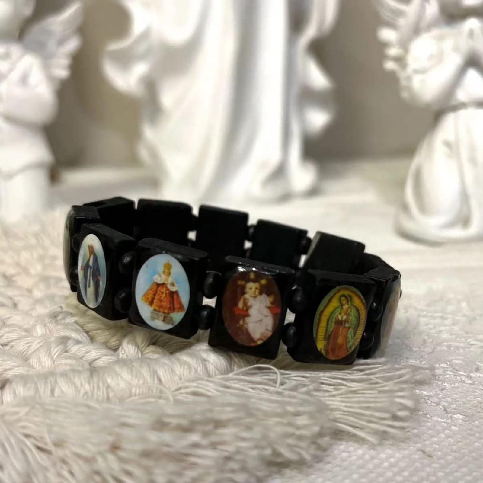 4 Stück Holz Jesus Armband Saints Rosenkranz, dehnbares Holzarmband mit kleinen Platten, mit Bildern von religiösen Heiligen Jesus Geschenk für Männer und Frauen - Image 4