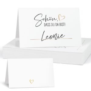 50 Stück Tischkarten „Schön, dass du da bist“ mit Herz, 8,5x5,5cm Platzkarten Hochzeit Namensschilder zum selbst Beschriften Namenskarten für Geburtstag Konfirmation Kommunion Taufe - Image 1