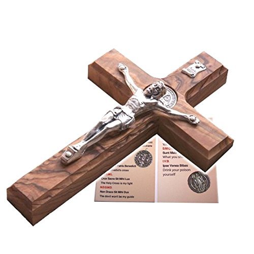 Holy Land Market Saint Benedikt Wandkruzifix – handgefertigtes Olivenholzkreuz, silberfarbener Korpus, katholische Heimdekoration, 30,5 cm - Image 4