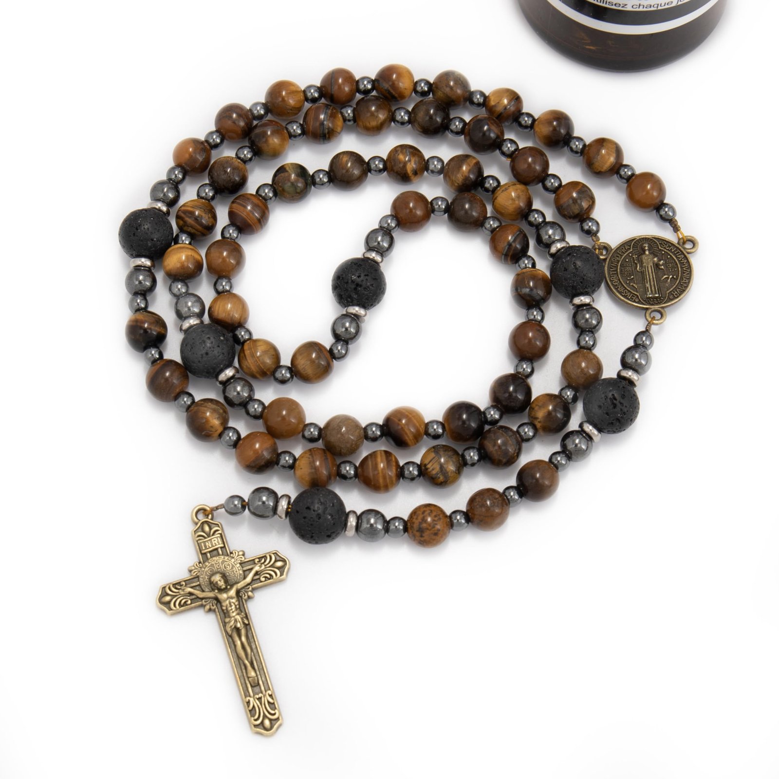 Nazareth Store Rosenkranz für Männer katholische Rosenkranzkette Tigerauge-Perlen robuster Rosenkranz mit Kreuz in tragbarer Geschenkbox (St. Benedikt) - Image 2