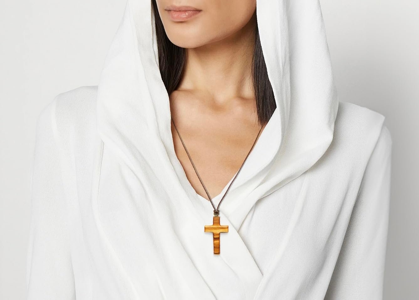 NazarethFairTrade Handgefertigte minimalistische Olivenholz Kreuzkette Anhänger Schmuck, Geschenk für Männer, Frauen, Jungen, Mädchen und Kinder mit Liebe in Nazareth, dem Heiligen Land hergestellt - Image 4
